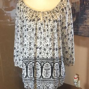 Lucky black white keyhole 3/4 sleeve rayon shirt